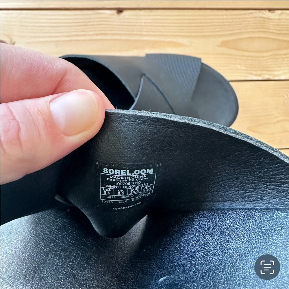Black & White Sorel sandals - Picture 5 of 5